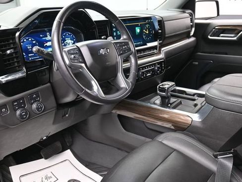 Used 2023 Chevrolet Silverado 1500 LT Trail Boss w/ Convenience Package II image 14