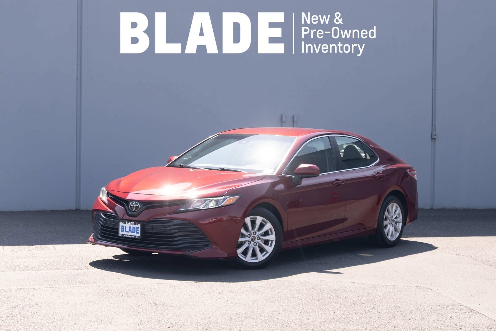 Used 2018 Toyota Camry LE FWD image 1