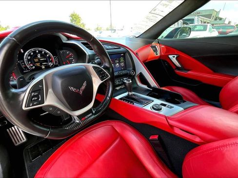 Used 2016 Chevrolet Corvette Z06 w/ 3LZ Preferred Equipment Group RWD image 9