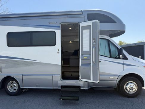 Used 2019 Mercedes-Benz Sprinter 3500 image 21