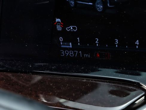 Used 2023 Cadillac Escalade Sport Platinum image 17