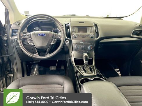 Used 2016 Ford Edge SE image 23