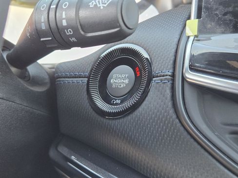 Used 2026 Jeep Compass Latitude image 12