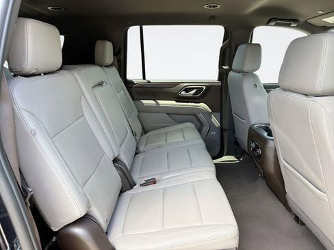Used 2023 Chevrolet Suburban LT AWD/4WD image 30