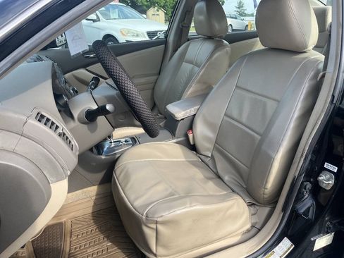 Used 2011 Nissan Altima 2.5 SL w/ 2.5SL Pkg FWD image 10