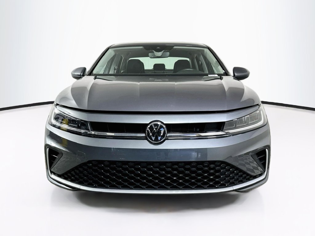 Used 2025 Volkswagen Jetta SE FWD image 5