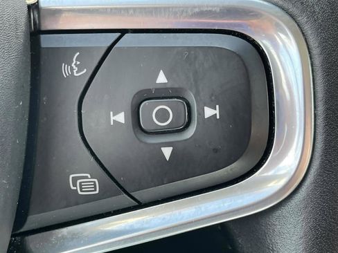 Used 2019 Volvo XC40 T5 Momentum AWD/4WD image 23