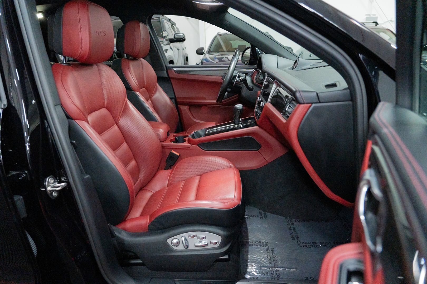 Used 2022 Porsche Macan GTS AWD/4WD image 33