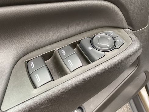 Certified 2024 Chevrolet Equinox LT w/ LPO, Floor Liner Package FWD image 17