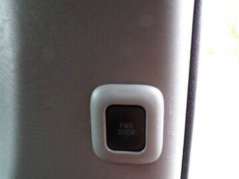 Used 2015 Toyota Sienna SE image 34