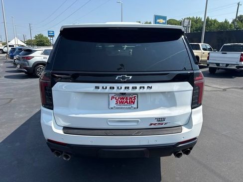 Used 2026 Chevrolet Suburban RST AWD/4WD image 4
