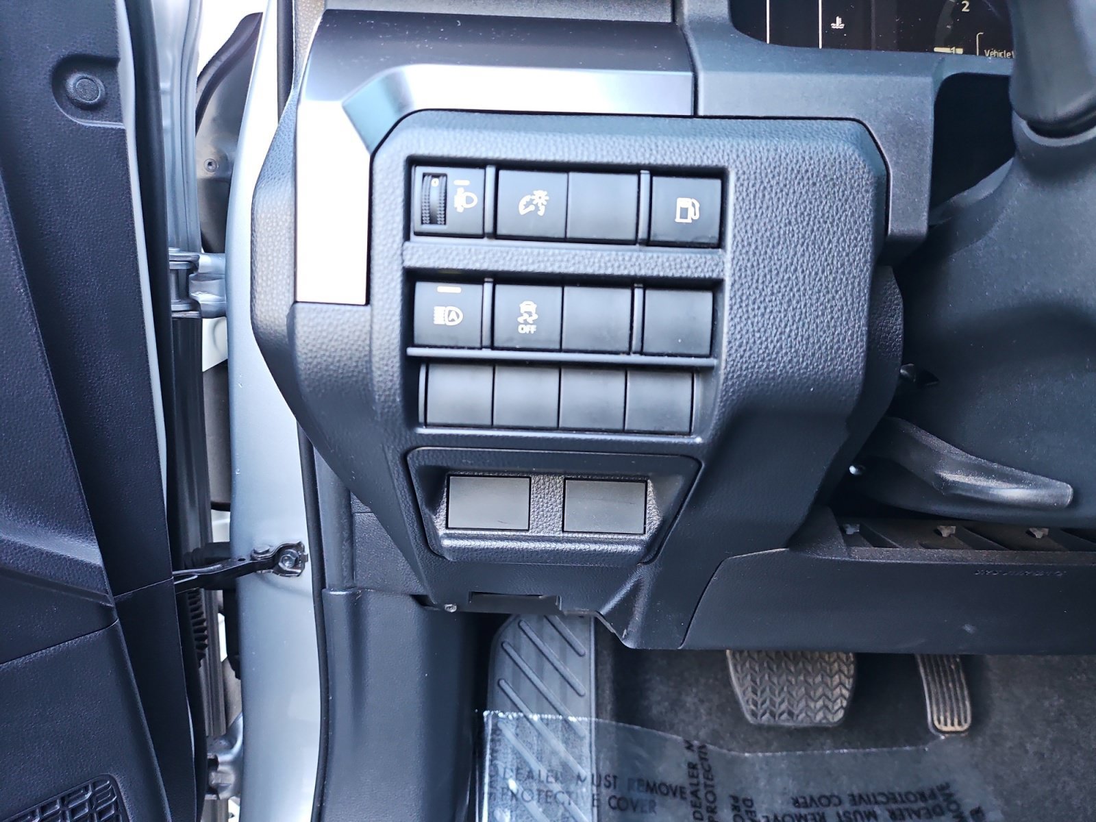 Used 2025 Toyota 4Runner SR5 AWD/4WD image 33