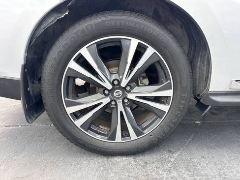 Used 2019 Nissan Pathfinder Platinum FWD image 31