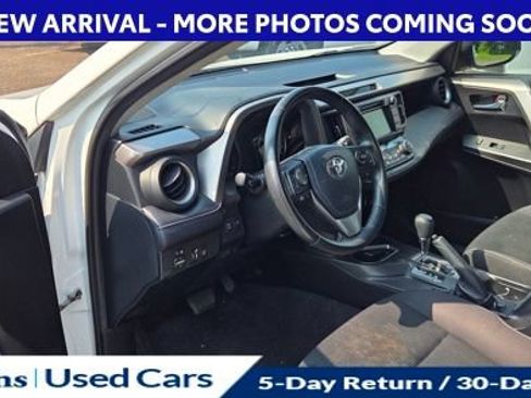 Used 2018 Toyota RAV4 XLE AWD/4WD image 15