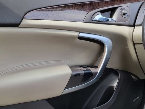 Used 2013 Buick Regal Premium FWD image 37