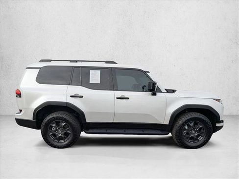 Used 2024 Lexus GX 550 image 4