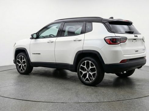 Used 2025 Jeep Compass Limited image 6
