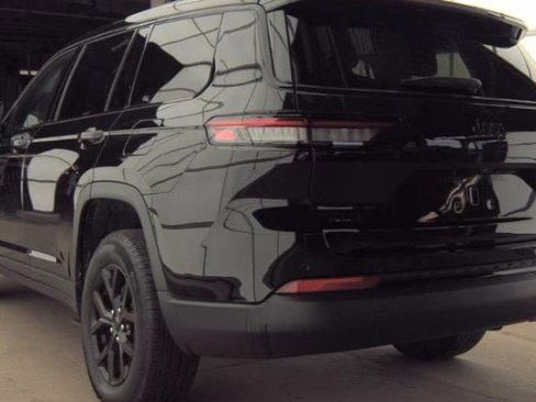 Used 2024 Jeep Grand Cherokee L Altitude image 6