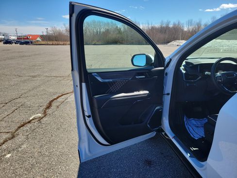 New 2026 GMC Acadia Denali w/ Super Cruise Package image 17