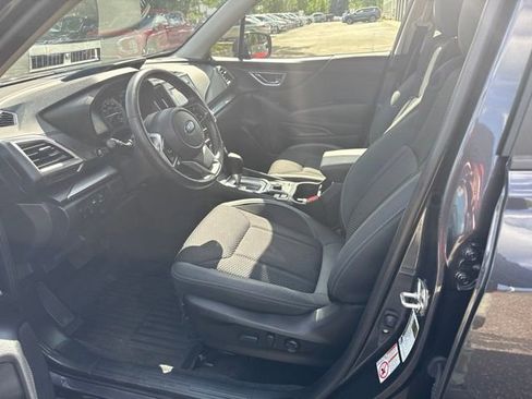 Used 2019 Subaru Forester Premium AWD/4WD image 5