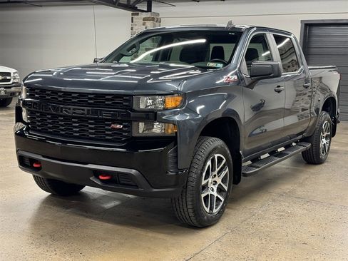 Used 2019 Chevrolet Silverado 1500 Custom Trail Boss w/ Custom Convenience Package image 3