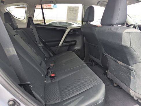 Used 2017 Toyota RAV4 LE FWD image 33