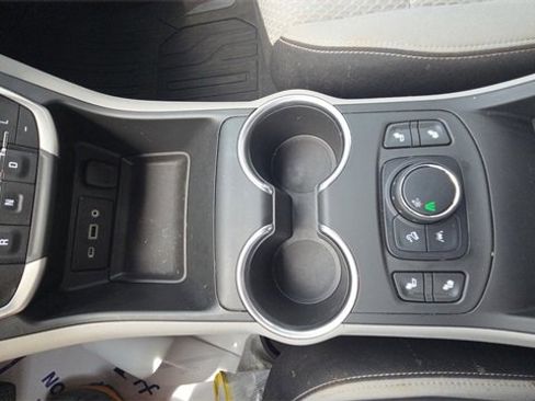 Used 2022 GMC Terrain SLE w/ Driver Convenience Package image 29