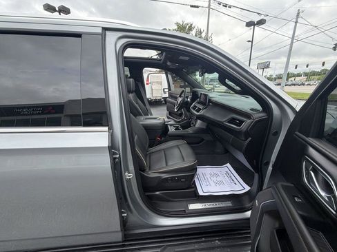 Used 2024 Chevrolet Tahoe Premier AWD/4WD image 25