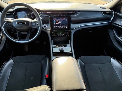 Used 2024 Jeep Grand Cherokee L Laredo image 26