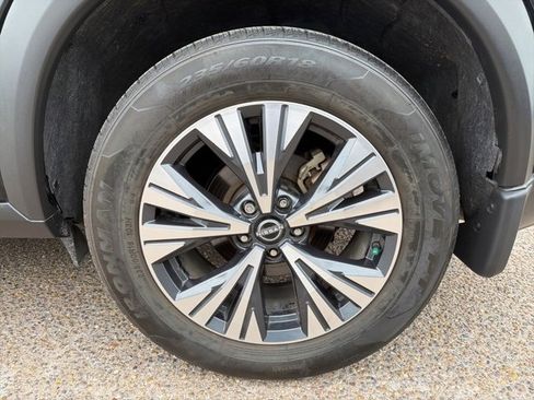 Certified 2022 Nissan Rogue SV image 10