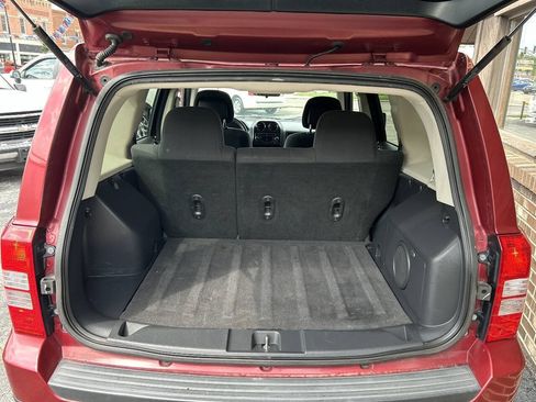 Used 2012 Jeep Patriot Latitude w/ Sun/Sound Group AWD/4WD image 16