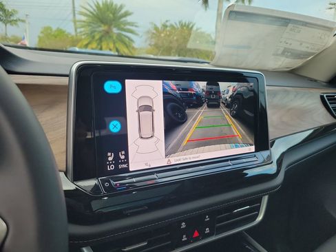 New 2026 Volkswagen Atlas SE image 10