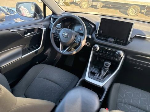 Used 2024 Toyota RAV4 XLE w/ Convenience Package image 18