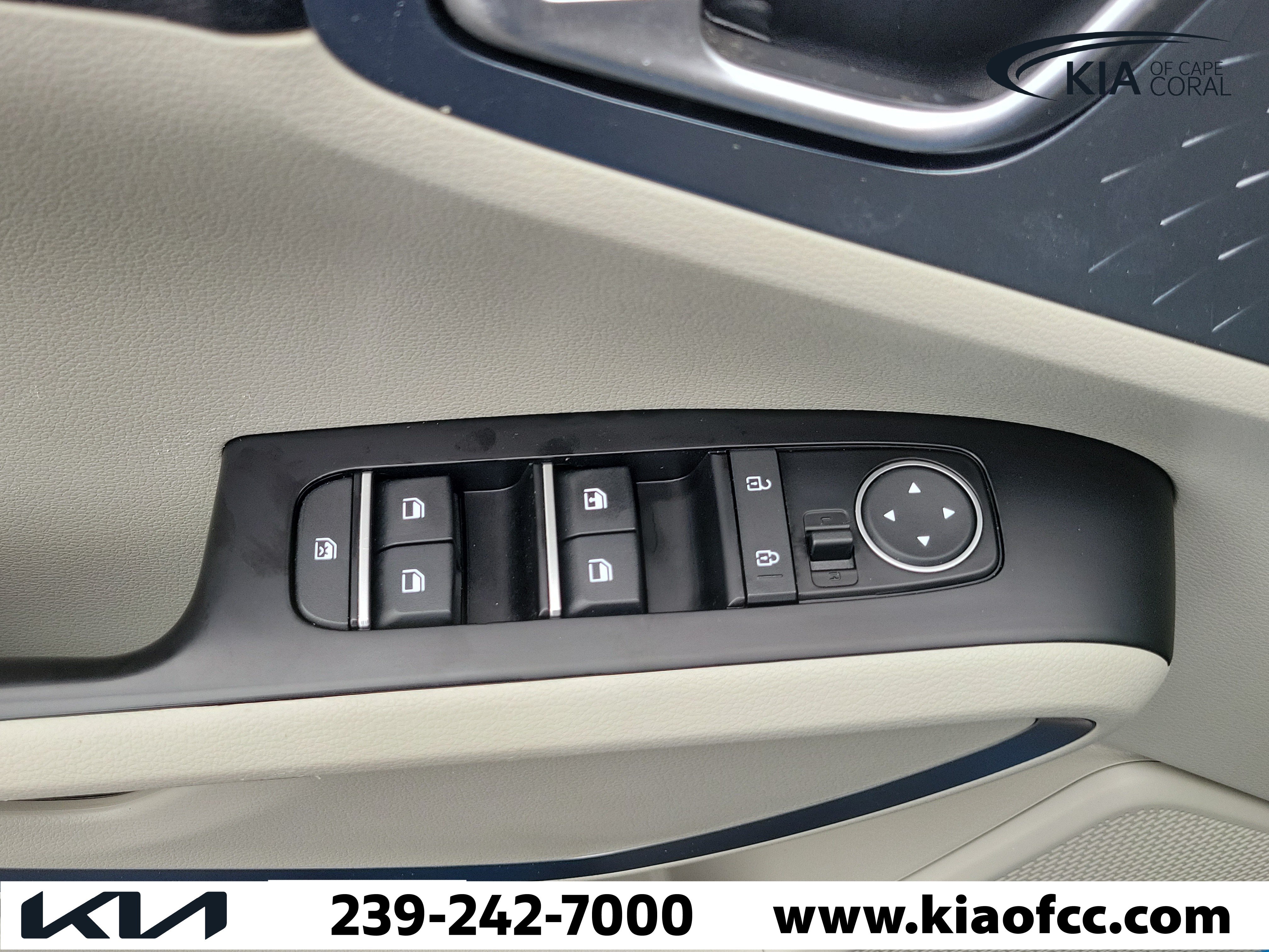 Certified 2025 Kia Soul EX FWD image 24