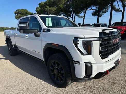 Used 2024 GMC Sierra 2500 AT4 w/ AT4 Premium Plus Package AWD/4WD image 3