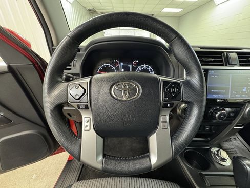 Used 2022 Toyota 4Runner SR5 image 30
