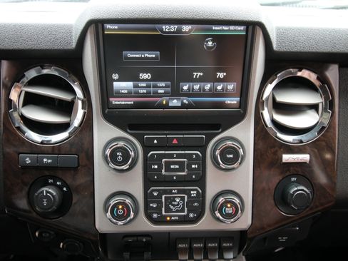 Used 2016 Ford F250 Platinum w/ FX4 Off-Road Package image 30