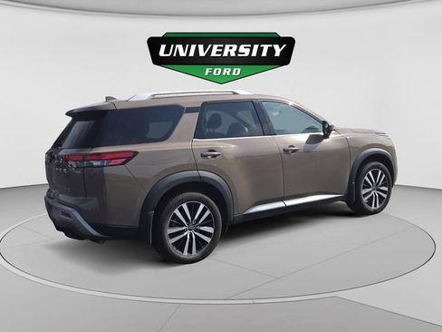 Used 2023 Nissan Pathfinder Platinum AWD/4WD image 3