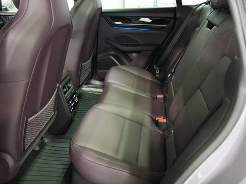 Certified 2025 Porsche Macan Electric RWD image 26