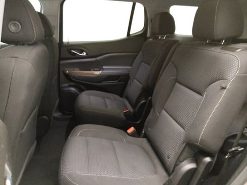 Used 2022 GMC Acadia SLE FWD image 18