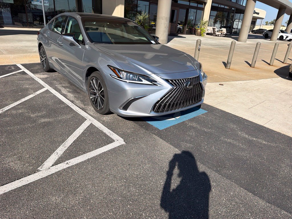 Certified 2025 Lexus ES 350 w/ Premium Package FWD image 2