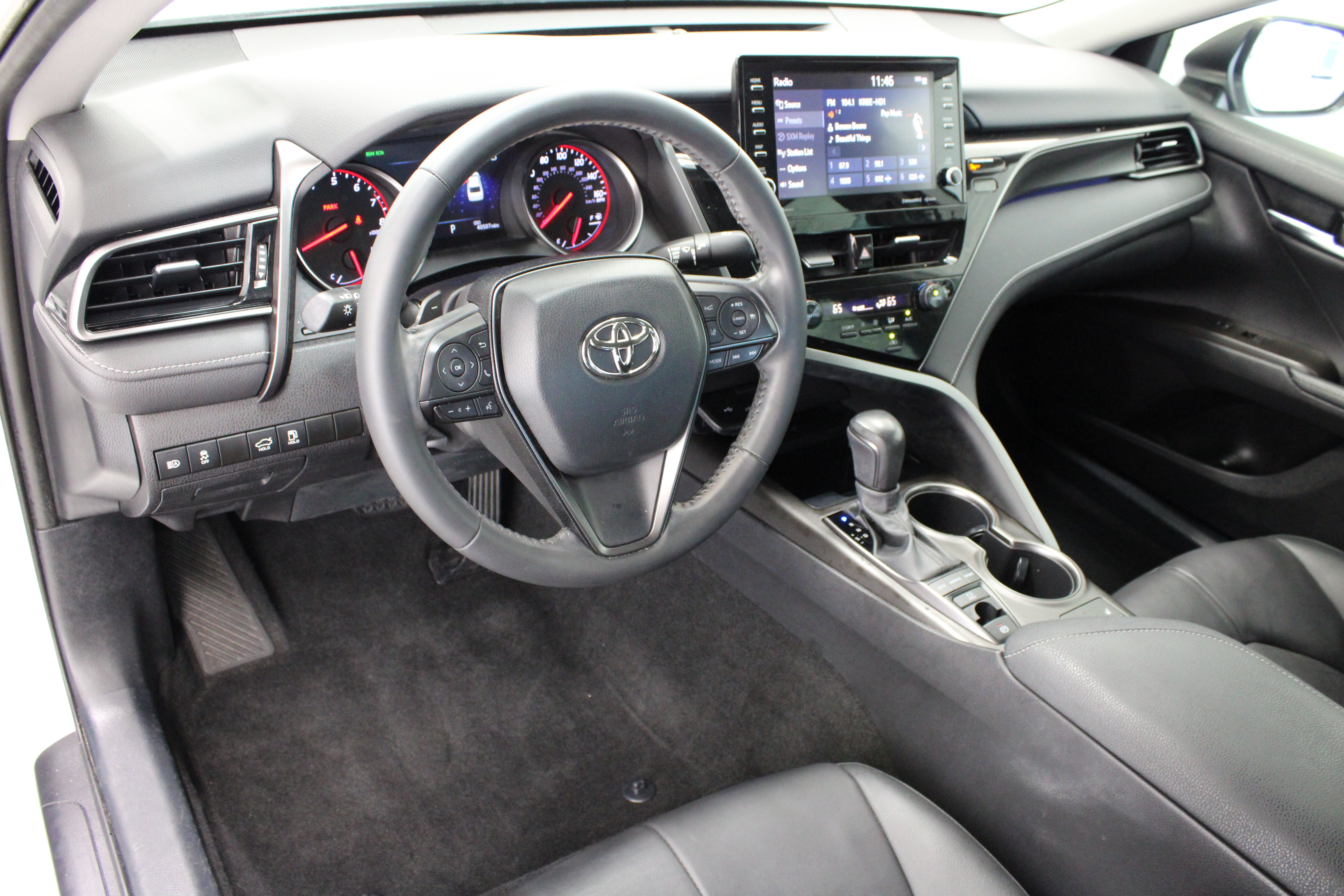 Used 2023 Toyota Camry XSE FWD image 13