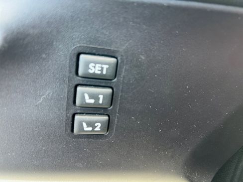 Used 2022 Subaru Ascent Limited AWD/4WD image 26