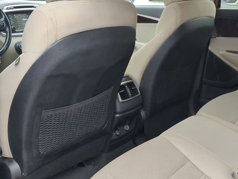 Used 2017 Kia Sorento LX w/ LX Convenience Package image 21