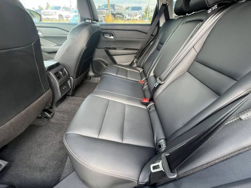 Used 2026 Nissan Rogue SL AWD/4WD image 28