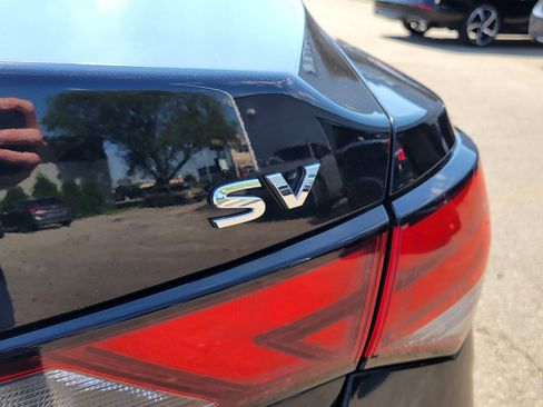 Used 2023 Nissan Sentra SV w/ SV Premium Package FWD image 6