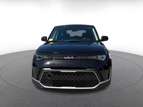 Used 2025 Kia Soul LX w/ LX Technology Package FWD image 4