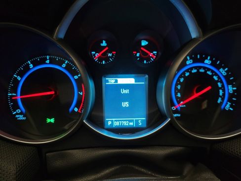 Used 2015 Chevrolet Cruze LT w/ Technology Package image 23