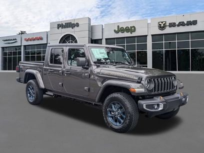 New 2026 Jeep Gladiator Sport