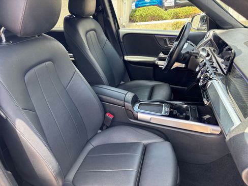 Used 2024 Mercedes-Benz GLB 250 image 37